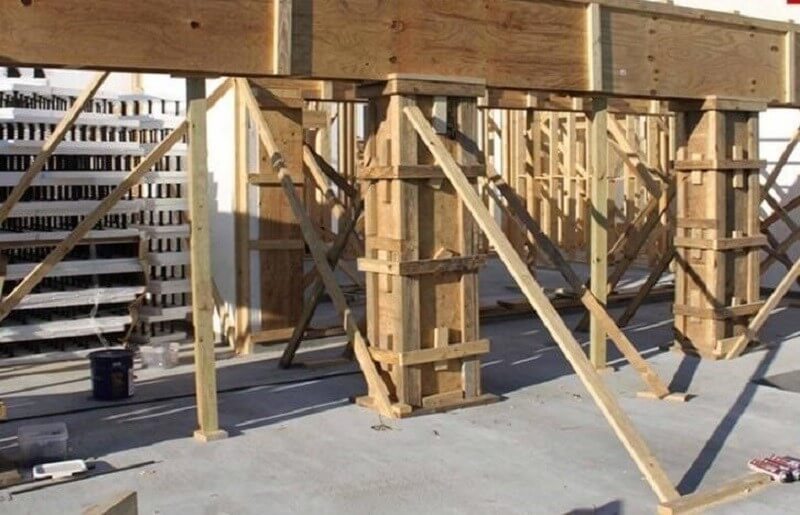 Hệ coppha bằng gỗ.