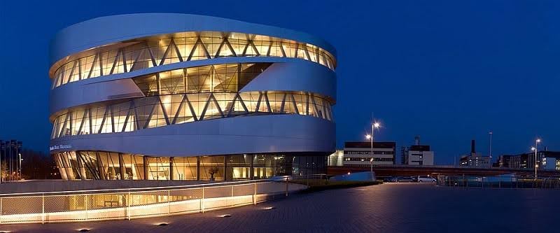 Mercedes-Benz Museum, Stuttgart, Đức
